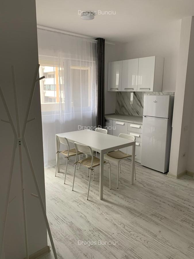 Apartament cu 2 camere decomandat în Apărătorii Patriei - 4