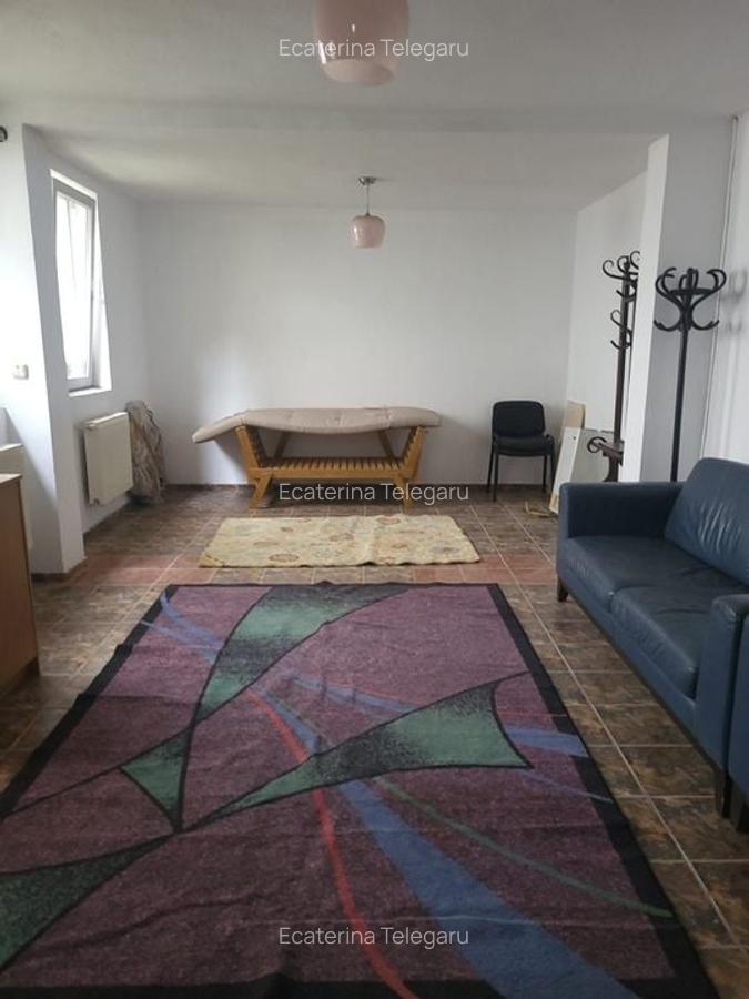 Casa tip vila mansardata, centrala si curte proprie, loc de parcare, 8min metrou - 4