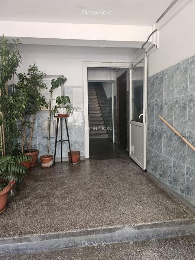 3 camere decomandat Piata Trapezului la 5 min de Metrou 1 Decembrie - 8