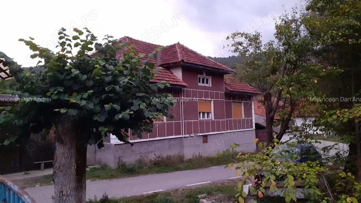 Vand casa la ?ara ?i teren pentru agricultura - 1