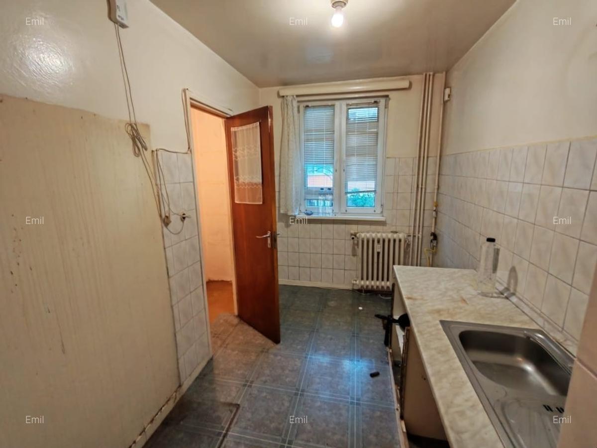 Apartament 3 camere etaj 3/4 - Metrou 1 Decembrie - Titan - 6