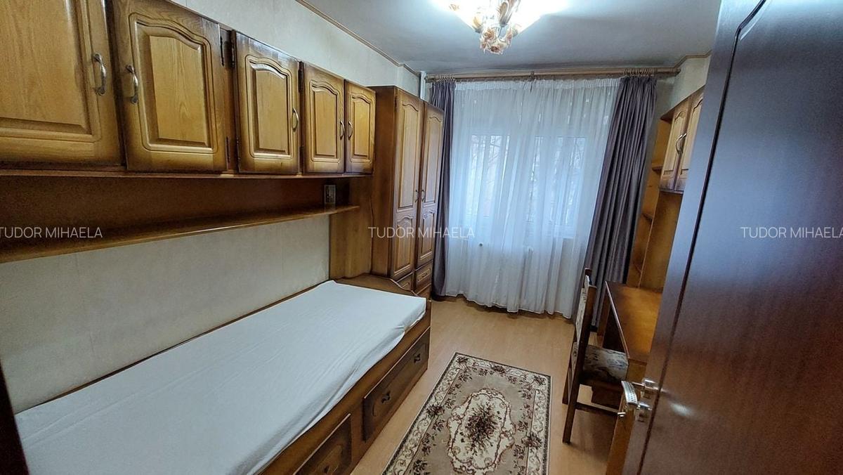 13 Seprembrie,Panduri, metrou Academia Militara la 800m - 16