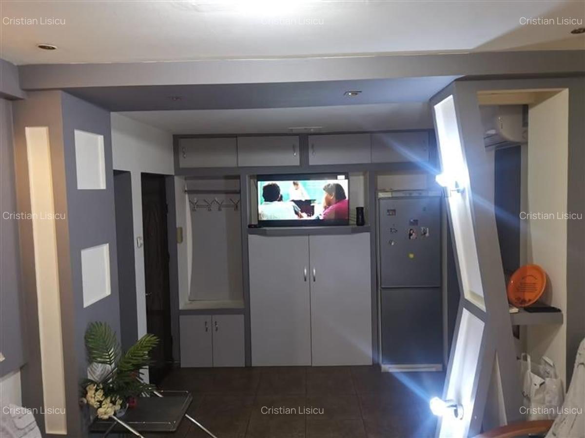 Apartament 2 camere decomandat etaj 4 zona Lipovei - 3