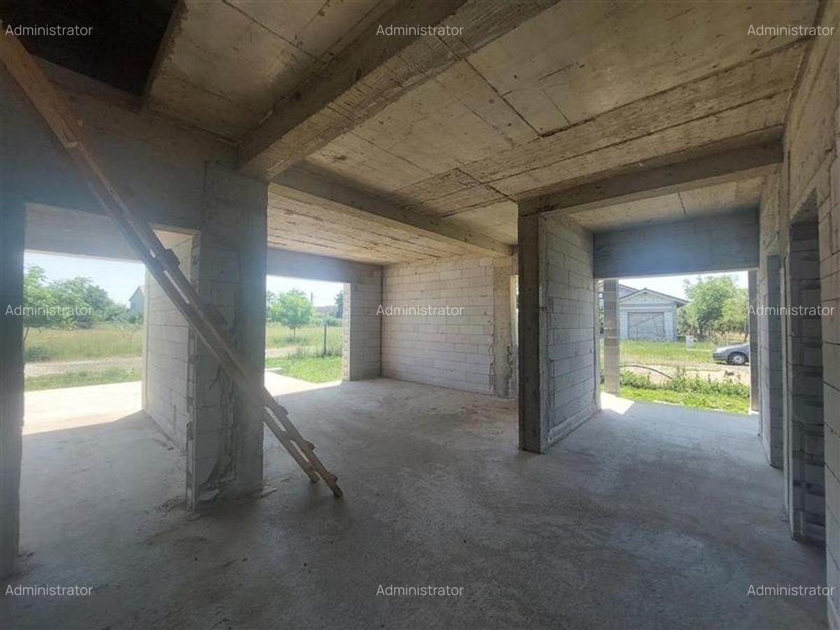 PRET REDUS!!! Casa parter in Mandruloc - 6
