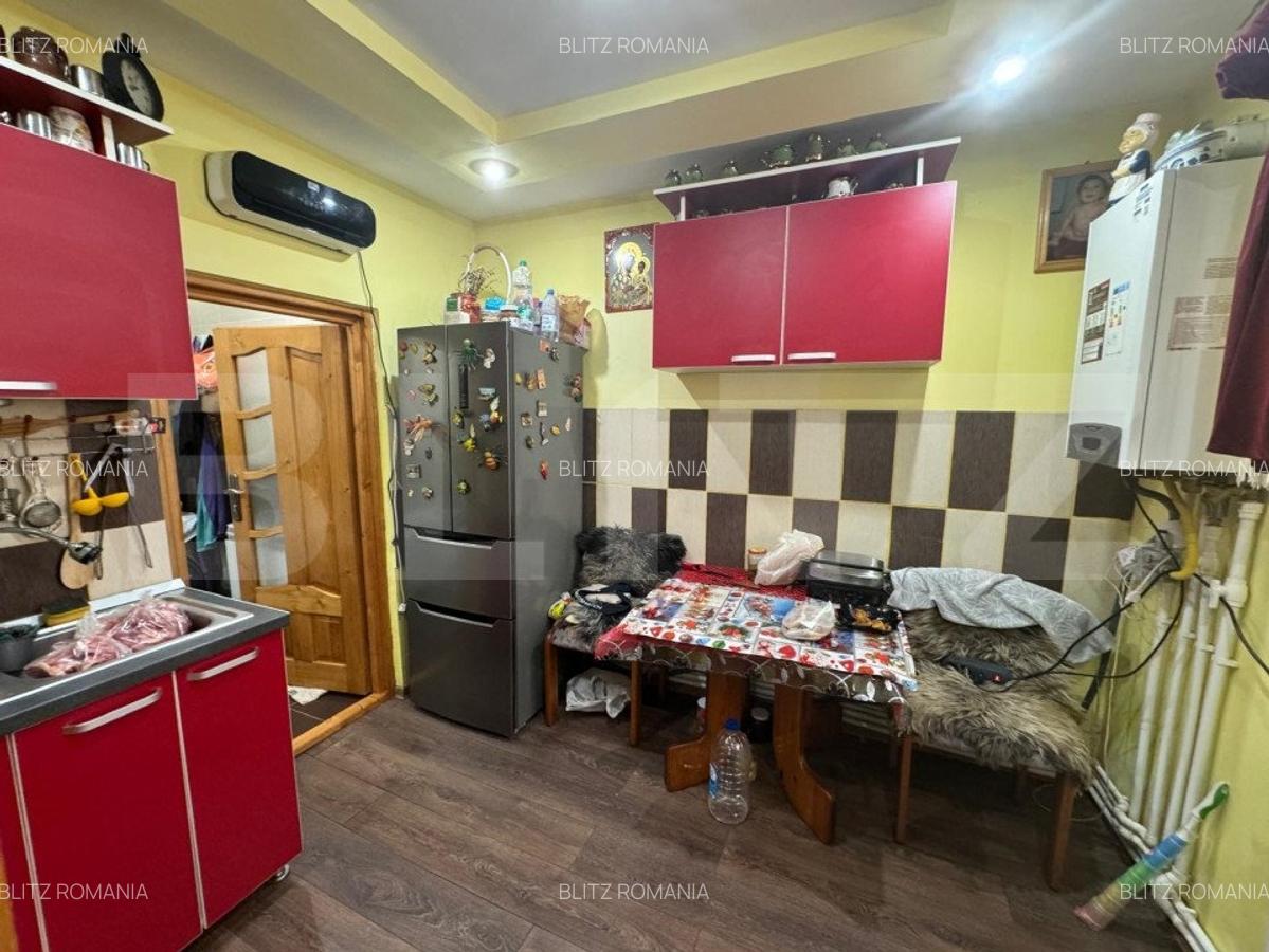 Casa , 2 camere, 55mp, + teren 43mp, zona centrala - 4