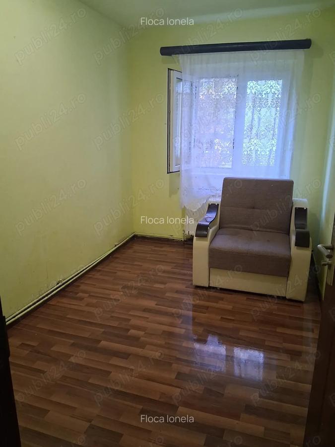 Vand apartament 3 camere decomandat,parter - 10