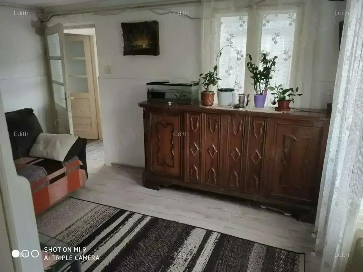 Casa de vanzare in Fieni - 3