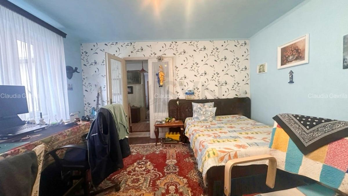 REV2005148 Casa de vanzare Polona l Curte - 4