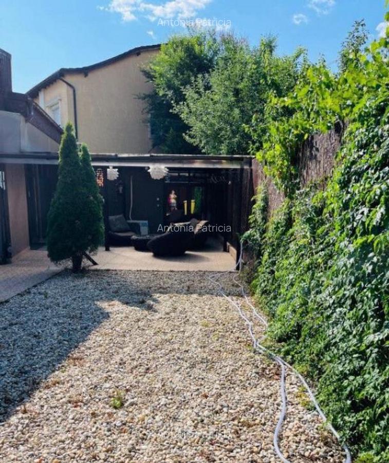 Casa langa Statia de Metrou Aparatorii Patriei - 136mp +c... - 1