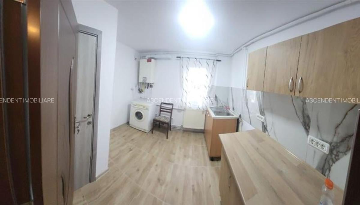 Apartament cu 3 camere decomandat în Exterior Est - 2
