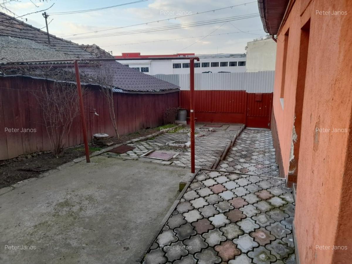 De vanzare casa de locuit cu 3 camere in Mureseni - 2