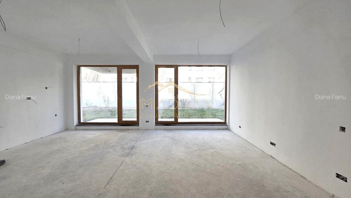 Apartament de vanzare 3 camere + curte 75mp***Domenii - 2