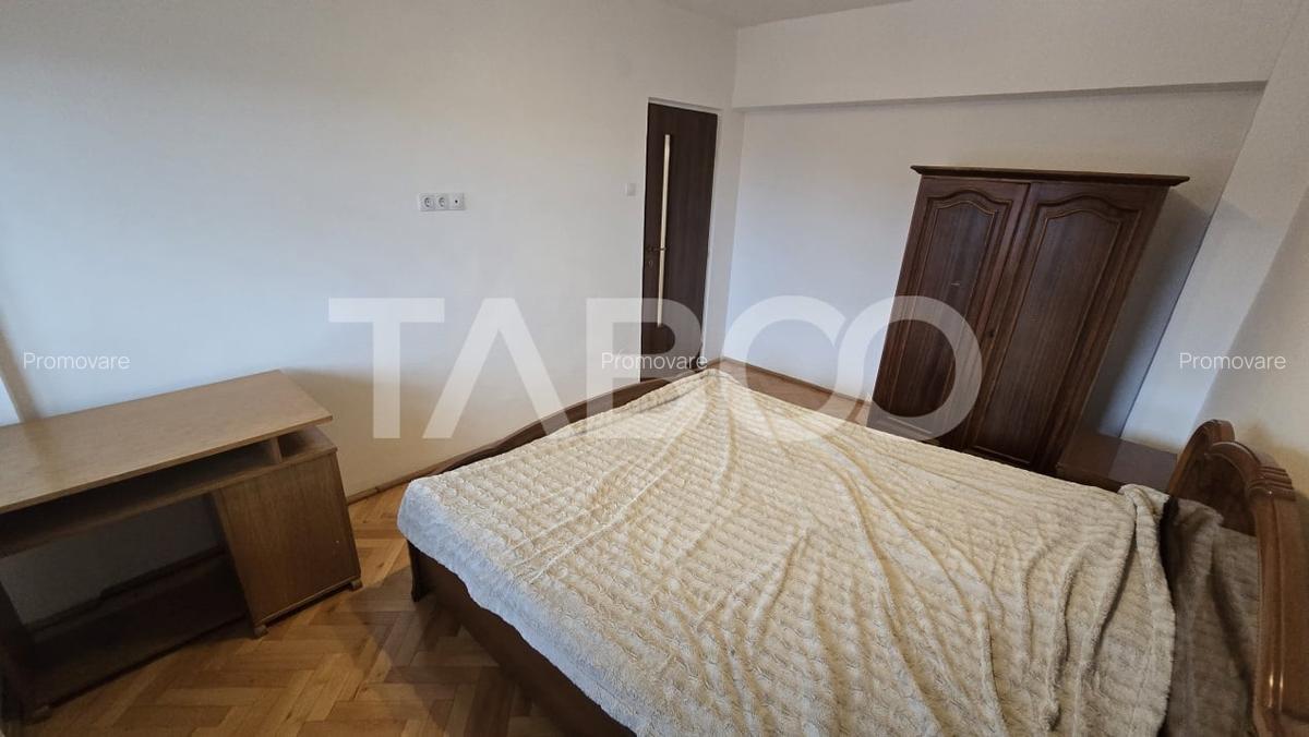 Apartament de inchiriat Central 3 camere balcon etaj intermediar - 15