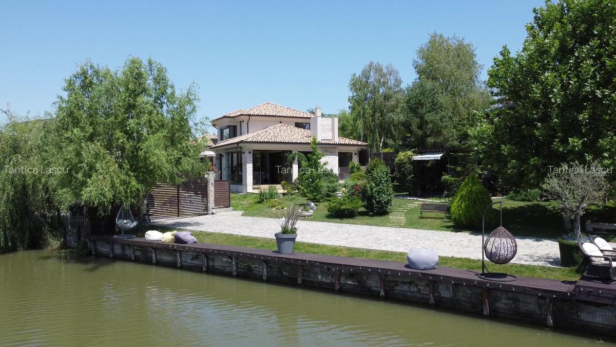 Imobil  de lux pe malul lacului cu ponton, complet mobilat si utilat - 3