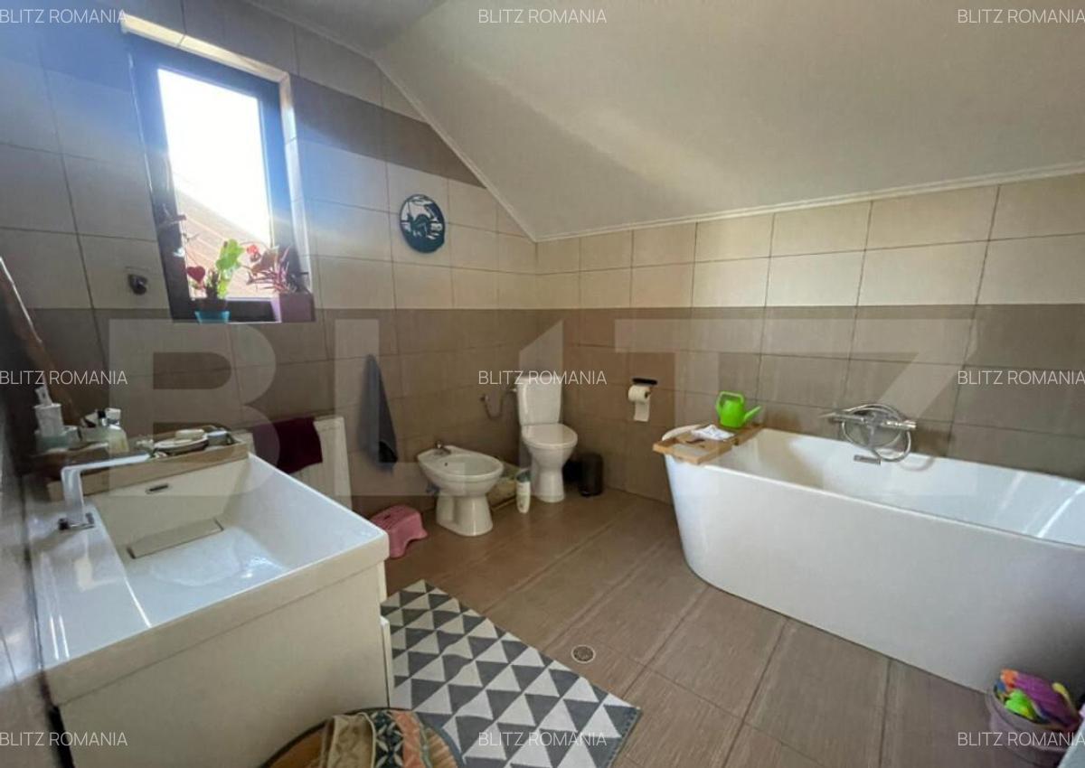 Casa familiala bine compartimentata cu garaj dublu - 12