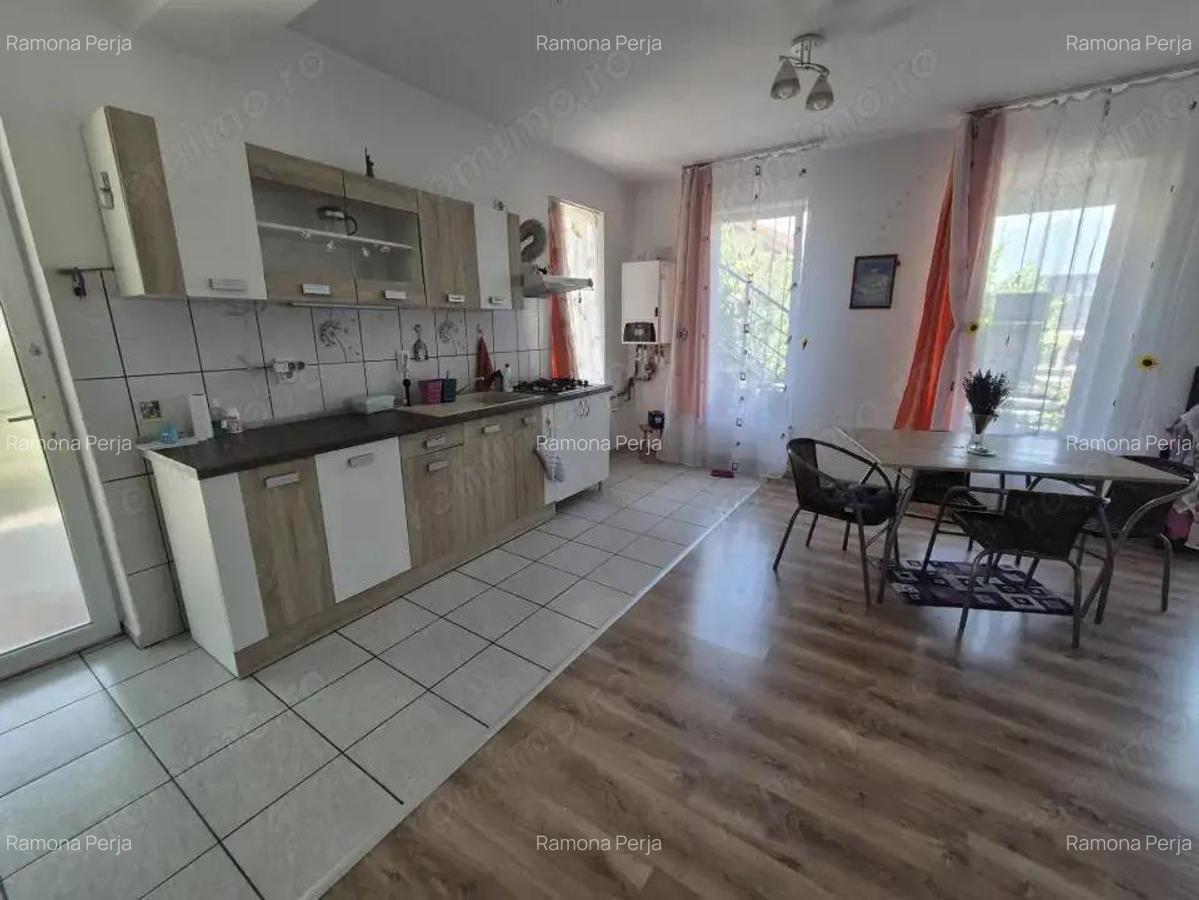 Apartament 3 camere situat la parterul unei vile - 7