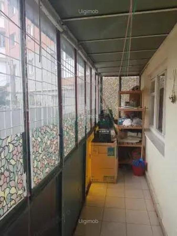 Salajan- str.Minis(in spatele pietei), apartament 2 camere, decomandat, parter 10 - 8