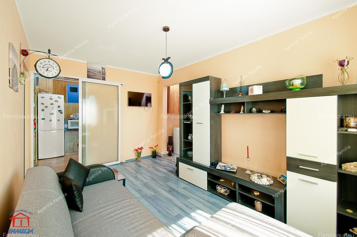 55oooEuro negociabil, trei camere renovat, mobilat si utilat, Micro 21-Turn TV - 2