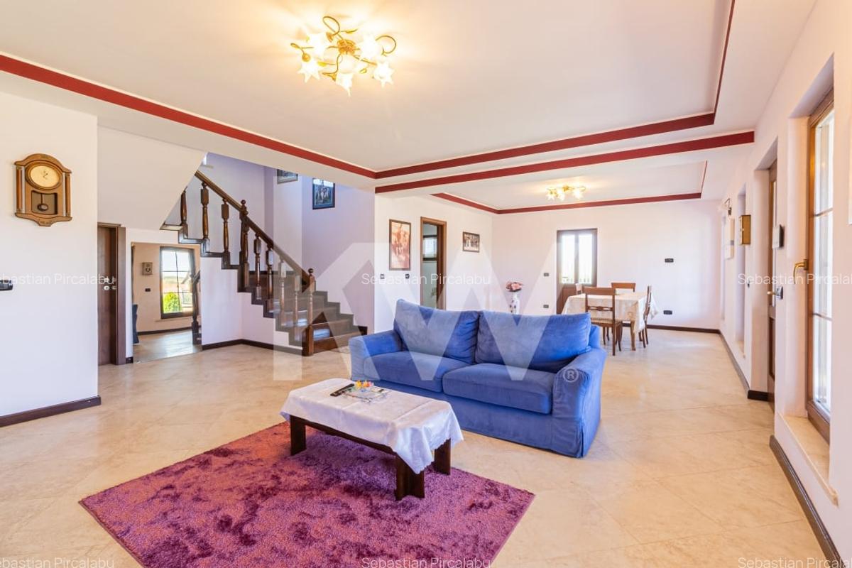 Casa deosebita in Fagaras - ultrafinisata, spatioasa si eleganta - 4