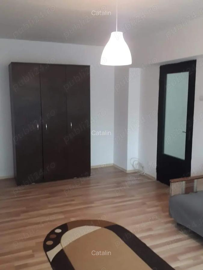 Proprietar inchiriez apartament cu 2 camere 340 euro luna - 1