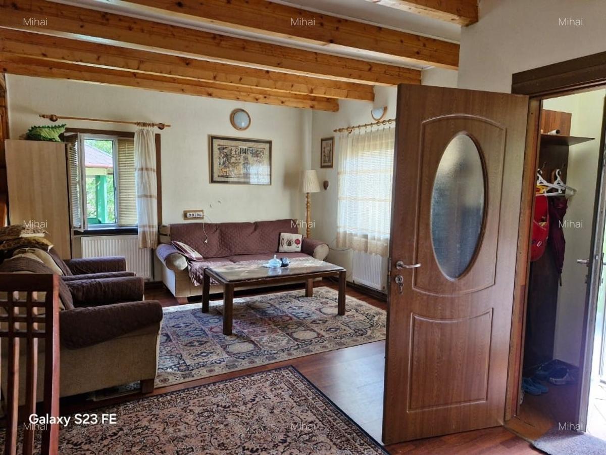 Casă de vacanță sau permanentă, pe deal, cu curte terasată și priveliște superbă - 3