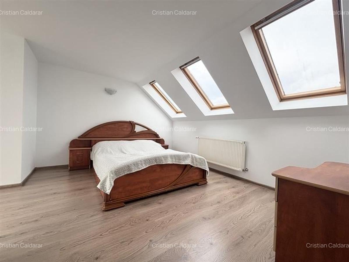 Casa spatioasa si bine compartimentata in Velenta  locatie excelenta - 15