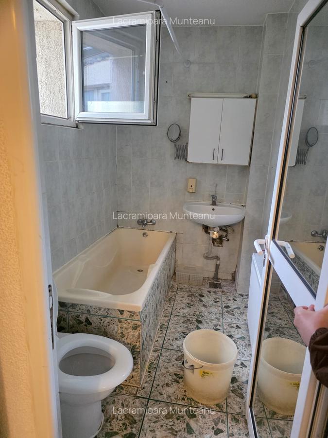 Iancului , 2 minute metrou - 21