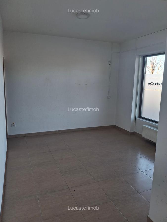 Chitila Colosseum Mall Carrefour stradal - 6