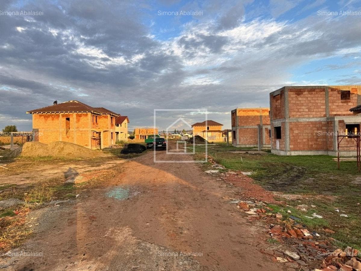 Casa individuala cu 5 camere, 3 bai si 350 mp teren in Sura Mica - 6