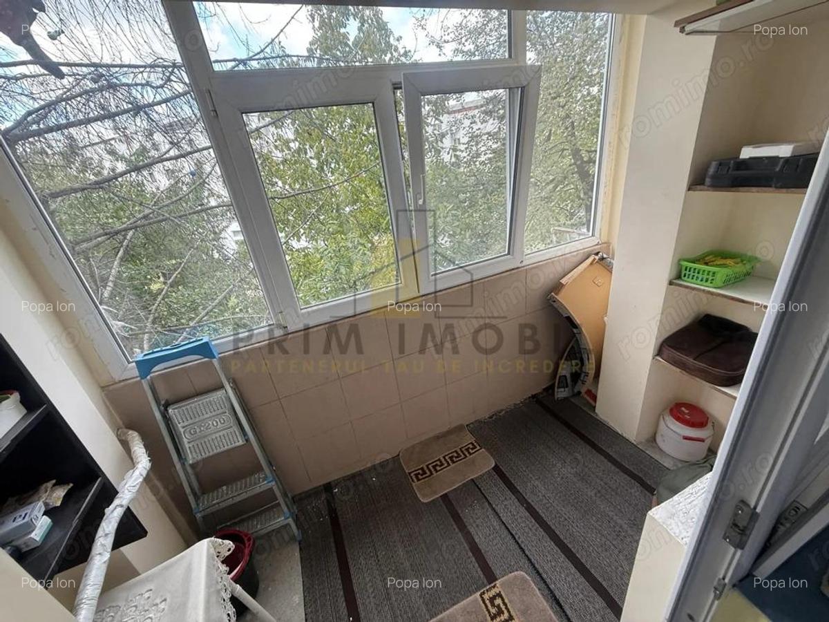 4 camere Decomandat Dacia, etaj intermediar, 1980 - 6 4 camere Decomandat Dacia, etaj intermediar, 1980 - 6