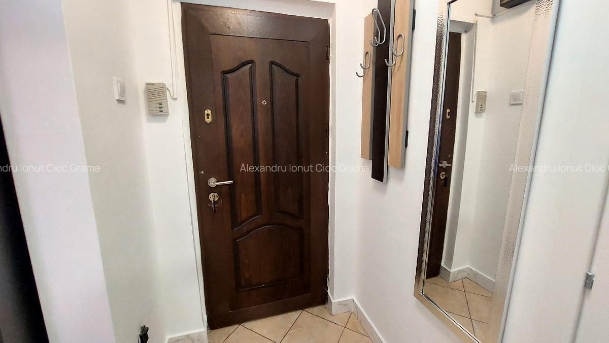 Garsoniera Mihai Bravu luminoasa vedere stradala - 5