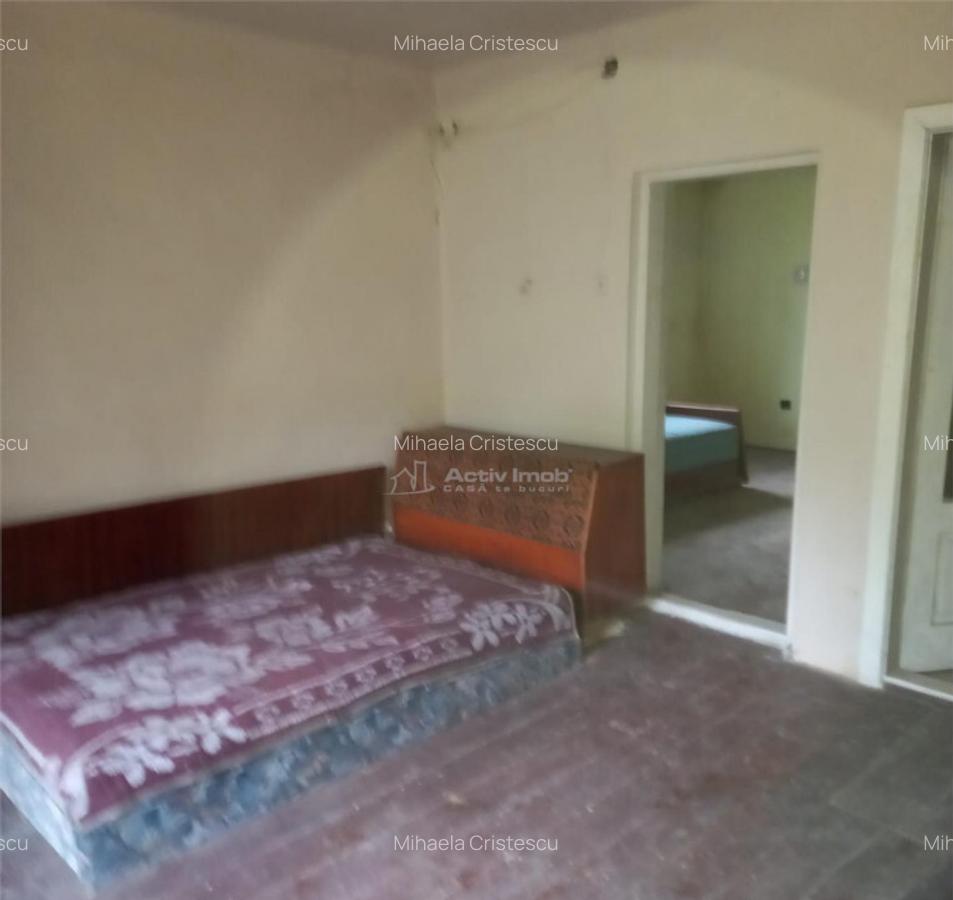 DE VANZARE - CONAC la Breaza, 9 camere, 1.873 mp teren - 16