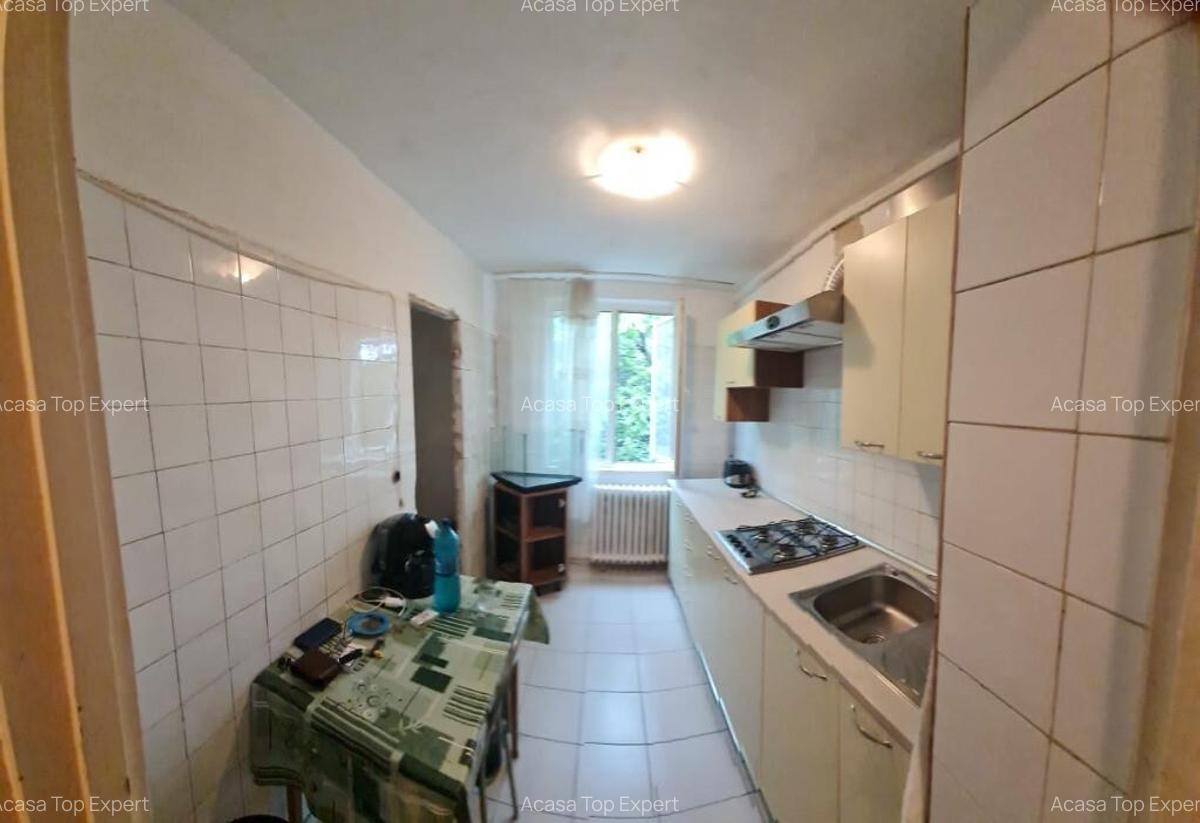 3 camere,CLASIC, metrou Pacii,zona Apusului, str Apele Vii, semistral - 13
