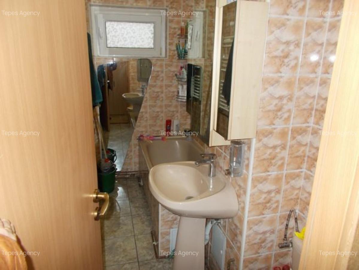 Apartament 3 camere decomandat, Timisoara, C. Martirilor, et. 4/acoperis, mobilat - 7