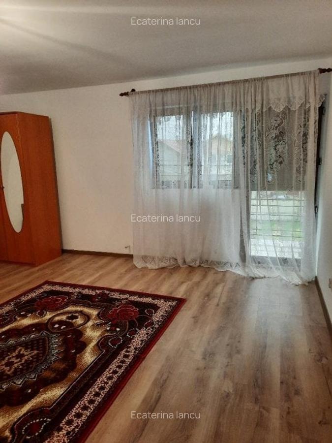 Casă cu 6 camere în Românești - 14
