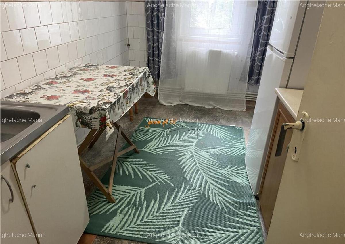 Apartament 2 camere , zona cartier Sud Piata, decomandat , 5 - 7