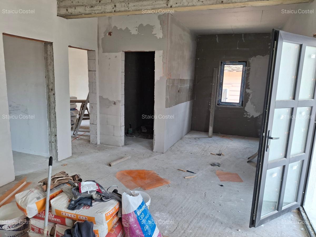 Casă cu 4 camere în Lumina - 2