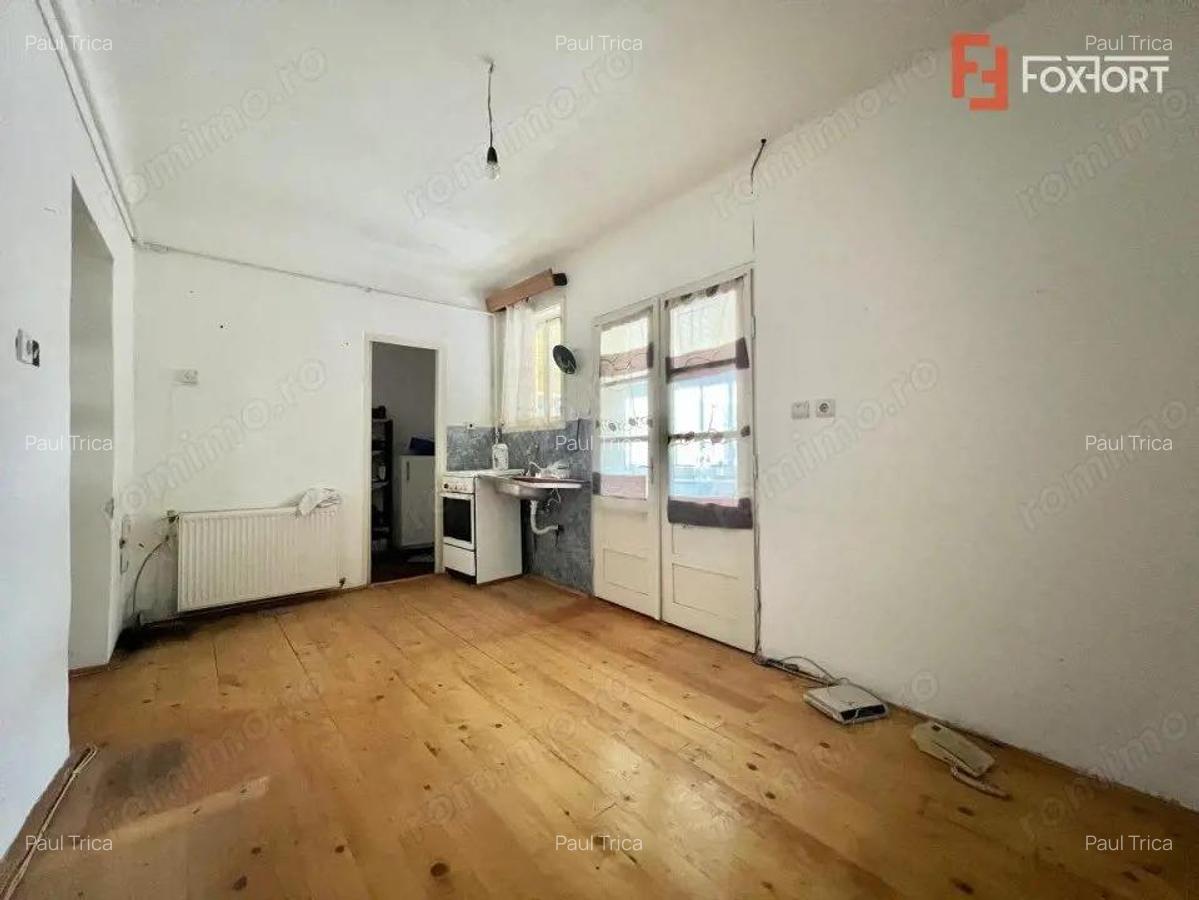 Casa individuala cu 3 camere si teren de 952 mp, zona Crisan - 11