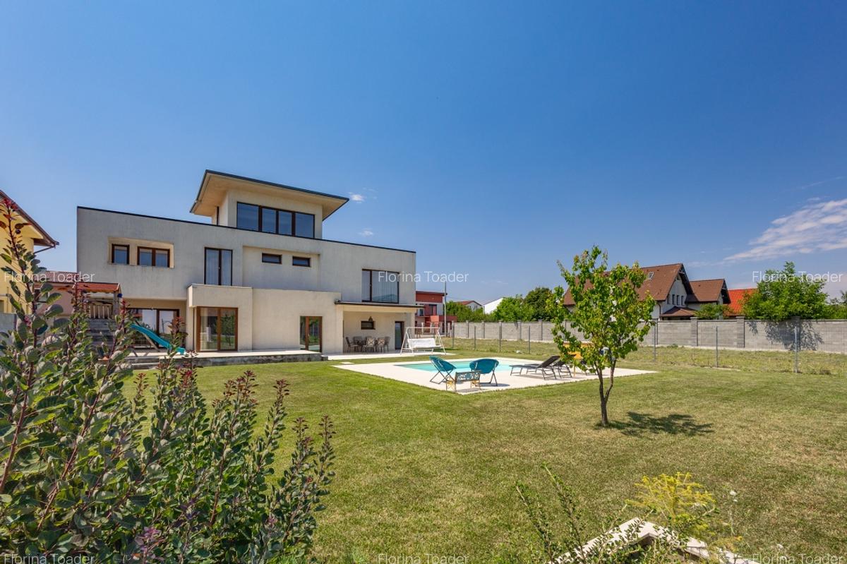 Vila premium, pregatita pentru viitor-panouri solare, spatiu generos - 3