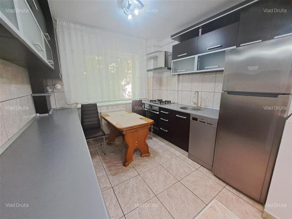Apartament cu 3 camere decomandat în Central - 3