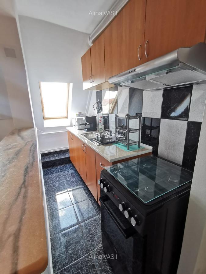 Apartament cu 3 camere semidecomandat în Complex Studențesc - 4