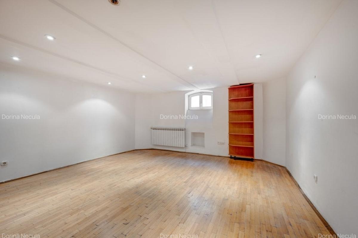 Vila cu arhitectura distincta, 7 camere, renovata, intr-o locatie exclusivista - 19