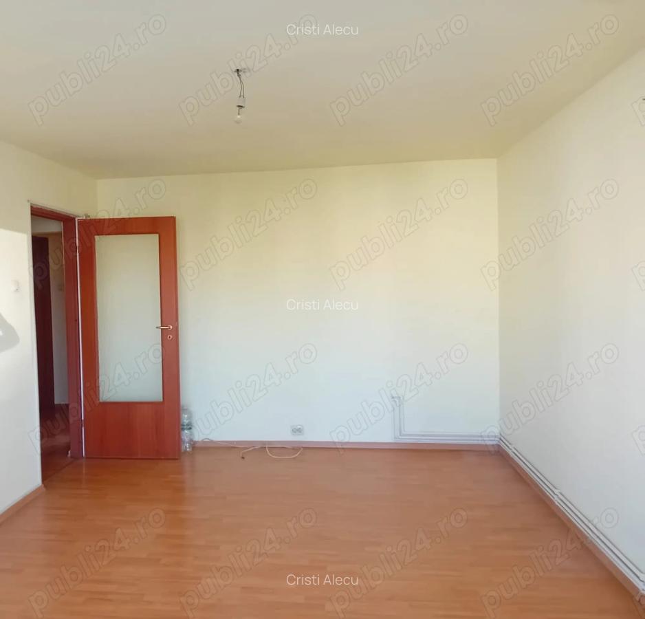 Pitesti, apartament 3 camere, decomandat - 10
