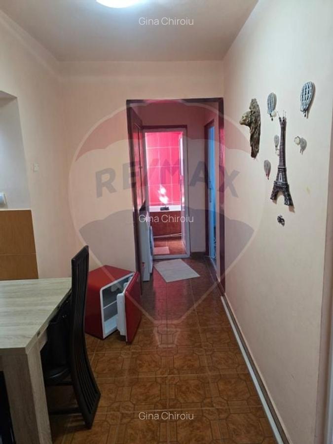 Apartament cu 3 camere in Bals - 2