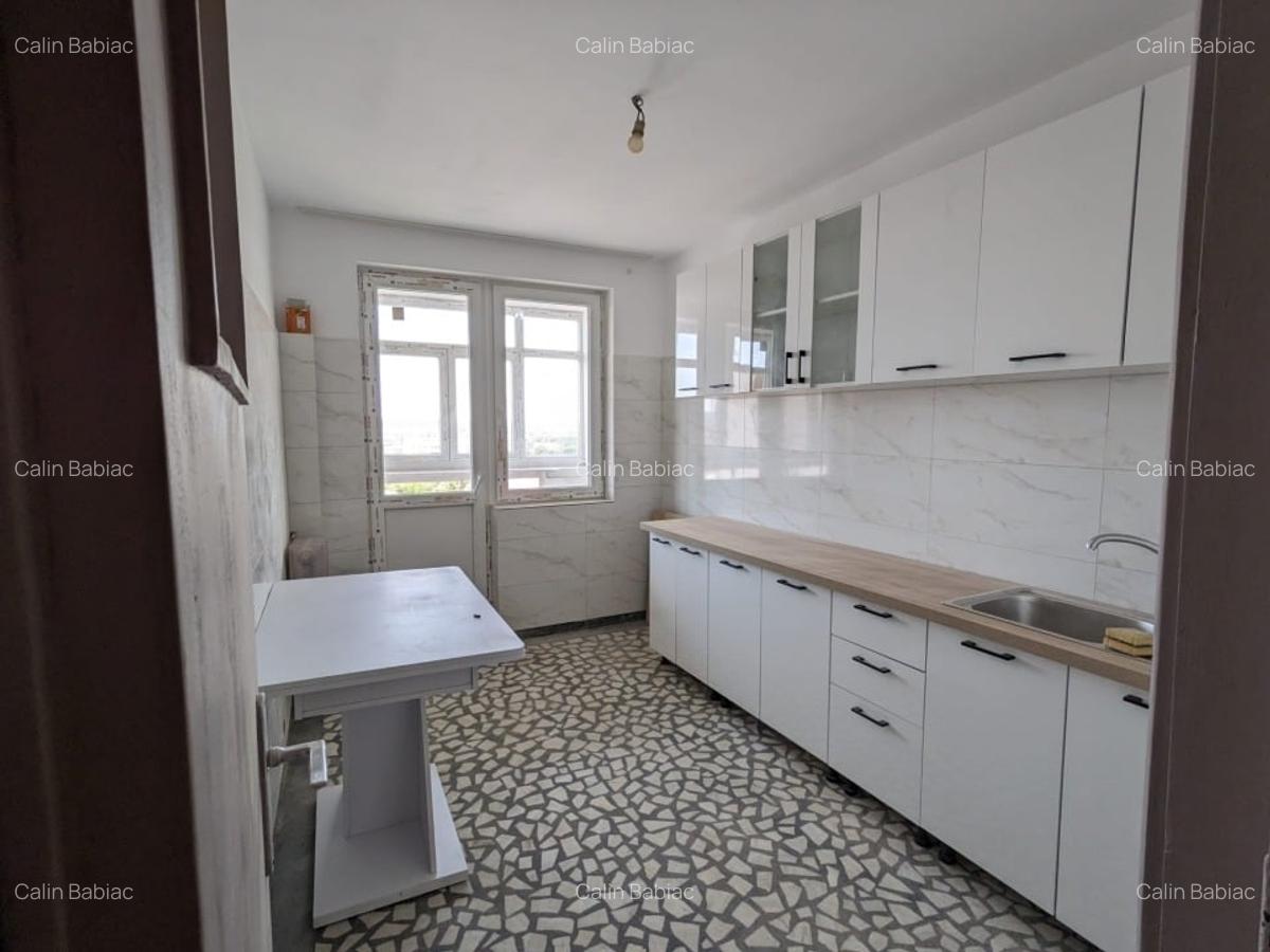 Apartament cu 3 camere semidecomandat în Central - 3