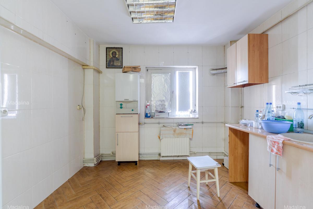 Apartament spațios, modernizat, 2 camere – Bd. Cosminului - 14