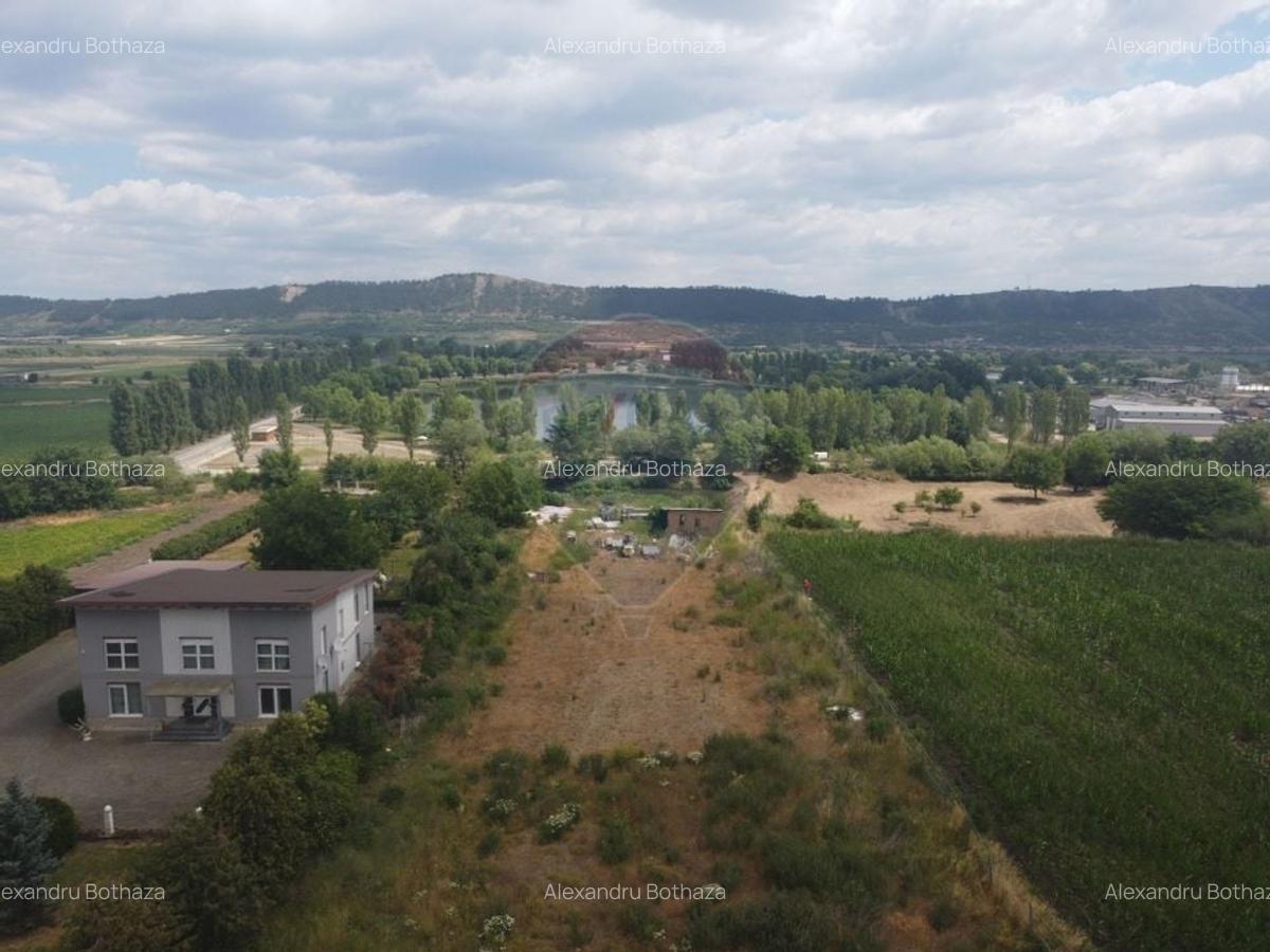 Teren Construcții intravilan de 636 mp, în Luna - 15