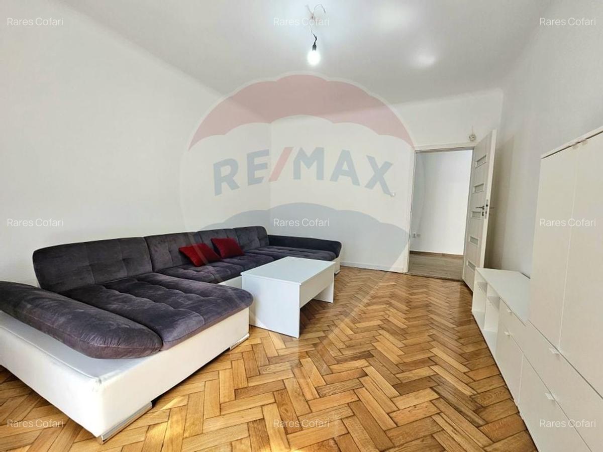 Apartament cu 3 camere si curte de inchiriat in zona UMF - 9