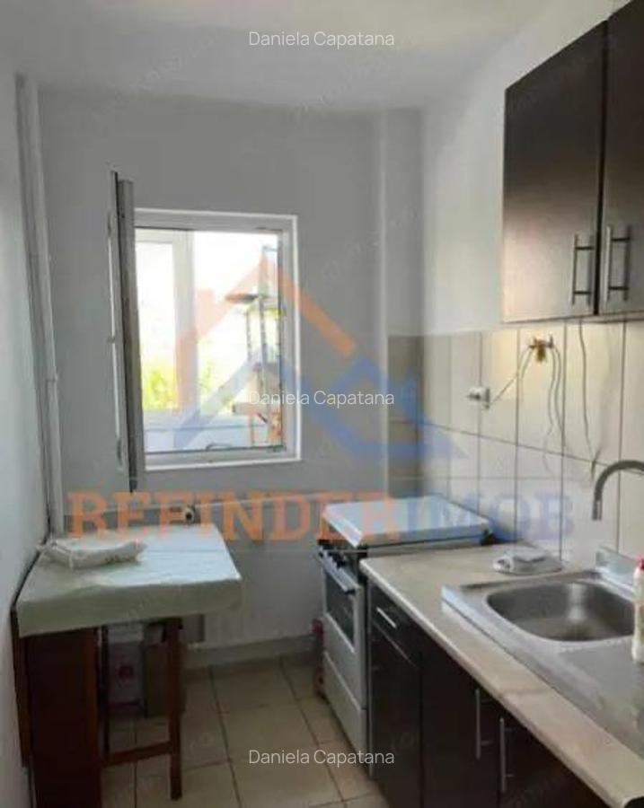 Vanzare Garsoniera camere zona Bulevardul 1 Mai - 6