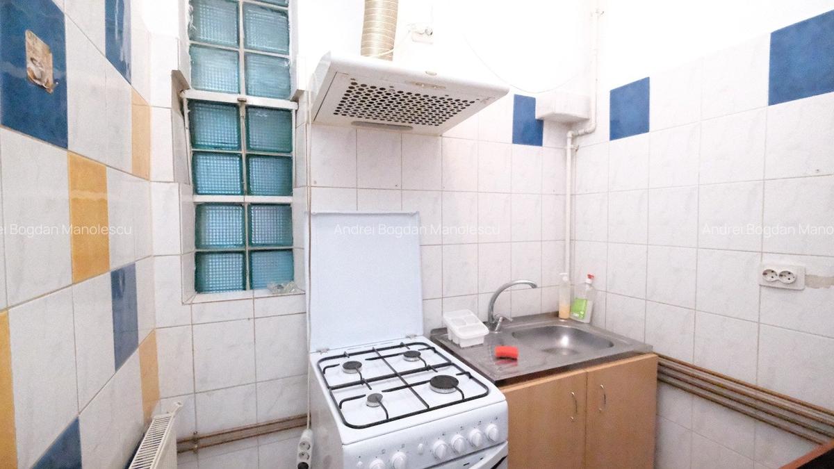 Vanzare apartament 4 camere la  etajul 1 in vila Cotroceni cu garaj si anexe - 8